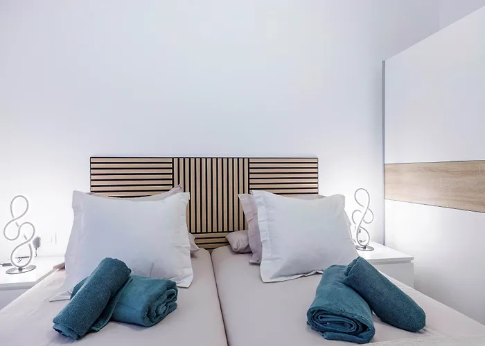 Grupo Torres De Quart Apartment