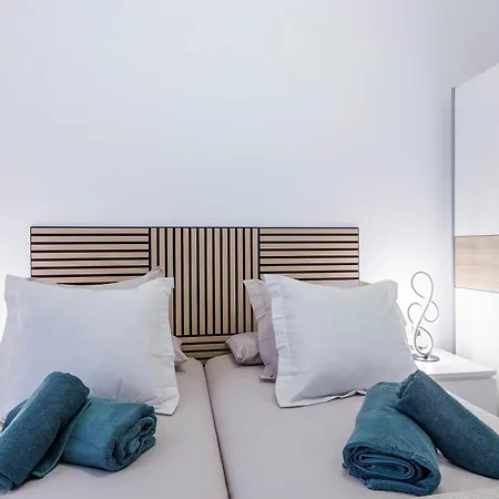 Grupo Torres De Quart Apartment